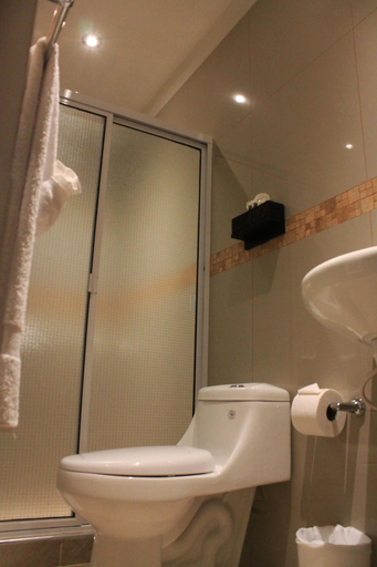 Bathroom 3, All Days Inn And Out, Antiguo Cuscatlán