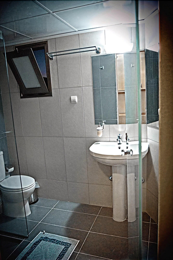 Bathroom 3, Crystal Bay, Crete