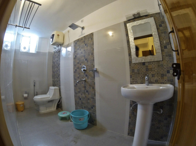 Bathroom 4, Hotel Grace Ganga By Nature Care Village, Garhwal