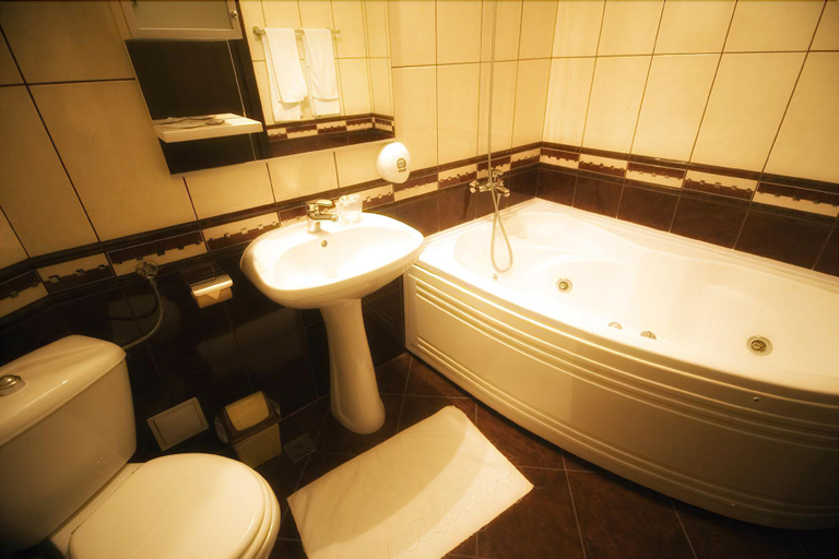 Bathroom 5, Hotel Belvedere, Brasov