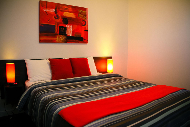 Bedroom 2, Doctor Syntax Hotel, Hobart