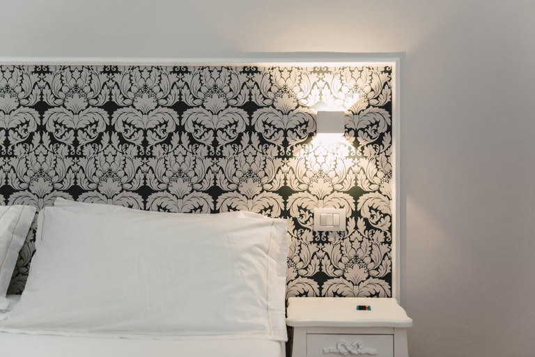 Bedroom 5, Elysium R&B, Messina