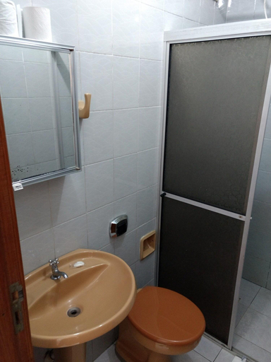 Bathroom 3, Hotel Kimar, Tramandaí