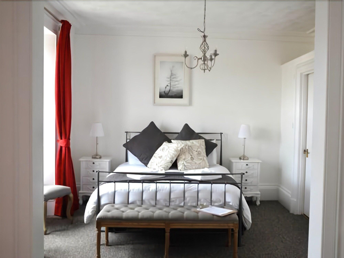 Bedroom 2, The Courie Inn, Stirling