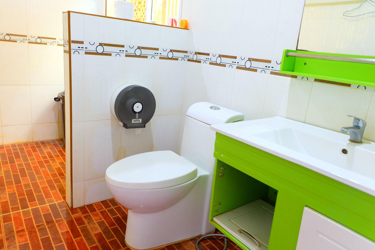 Bathroom 3, Tharadol Beach Resort, Tha Sala
