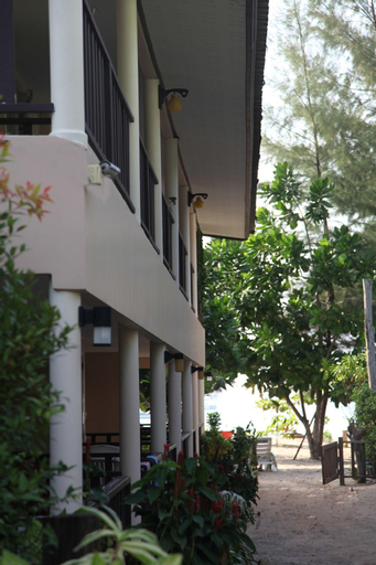 Naiyang Seaview Place, Phuket Island
