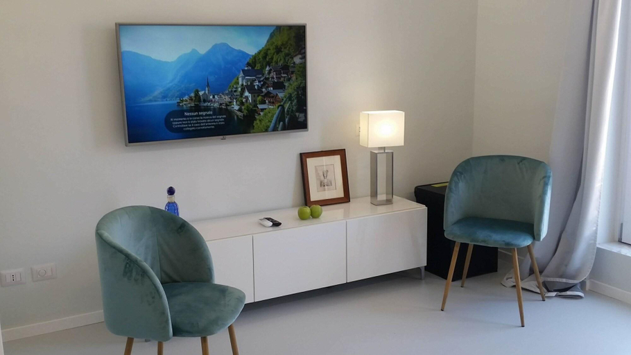 Bedroom 3, Younique, Napoli