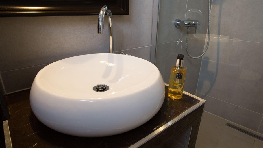 Bathroom 4, Regal Residence, Zagreb