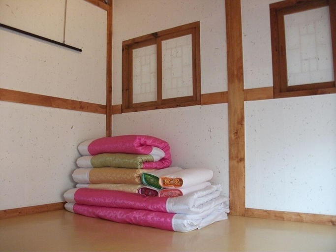Bedroom 3, Hyosundang, Jongno