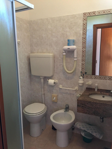 Bathroom 5, Hotel Colibri B&B, Rimini