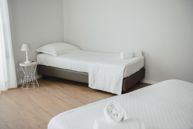 Bedroom 5, Elysium R&B, Messina
