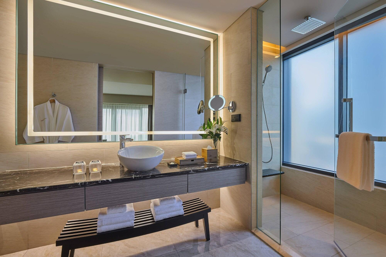 Bathroom 5, Courtyard by Marriott Penang, Penang Island
