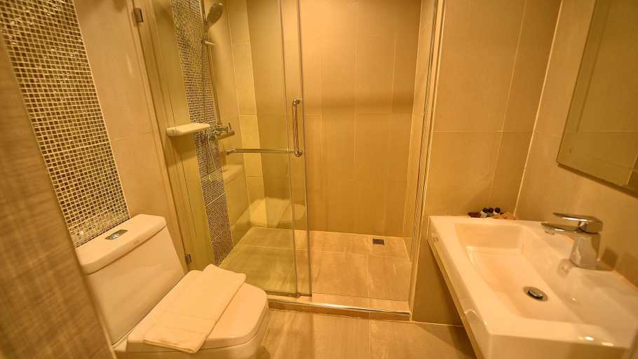 Bathroom 4, Phuglong Hotel, Muang Phayao
