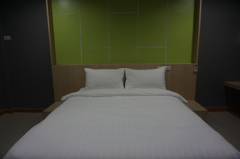 Bedroom 3, Ruenwalee Hotel, Hat Yai
