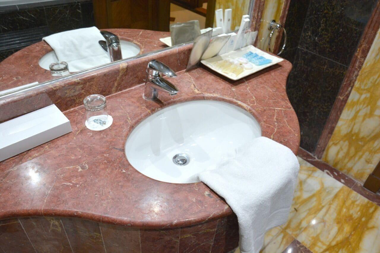 Bathroom 4, MADEN Hotel, Al Madinah Al Munawwarah