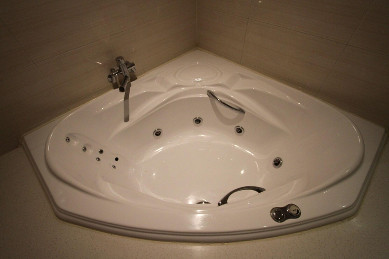 Bathroom 3, Changdong LoneStar Hotel, Dobong