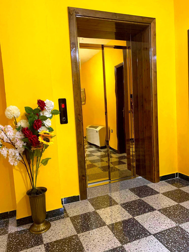 Public Area 2, Hotel Mali i Robit, Kavajës