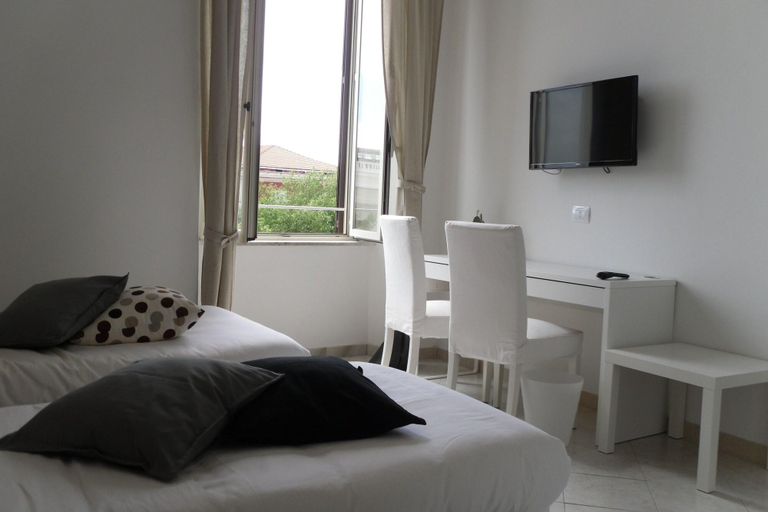 Bedroom 2, 5 Rooms, Roma