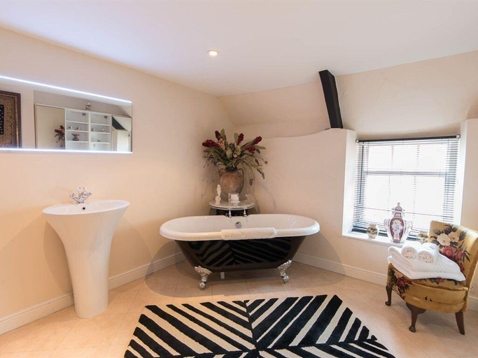 Bathroom 5, The Dusthole, Somerset