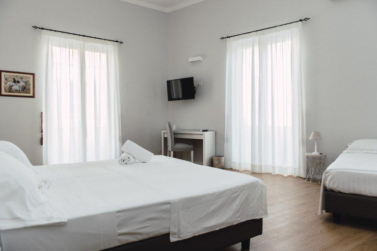 Bedroom 4, Elysium R&B, Messina