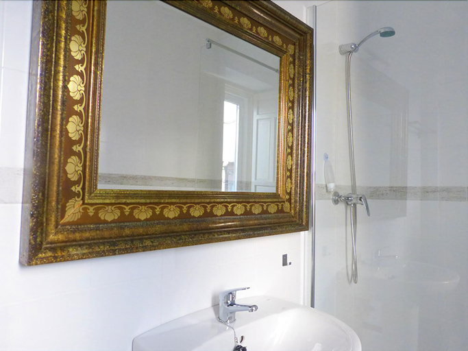 Bathroom 5, La Casa De Las Bicicletas, Jaén
