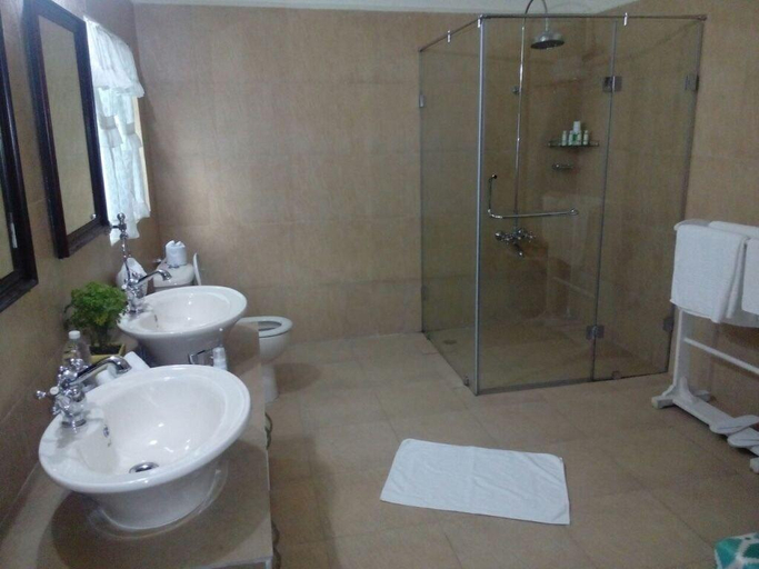 Bathroom 4, Ging Tea House, Darjiling