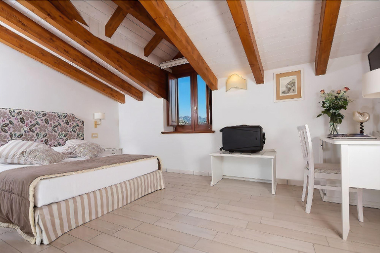 Bedroom 2, Villa Maria, Salerno