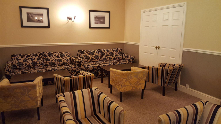 Public Area 2, Nant Ddu Lodge Hotel & Spa by Belvilla, Powys