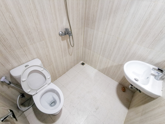 Bathroom 5, RedsRoom @Apartemen Sentul City Tower, Bogor