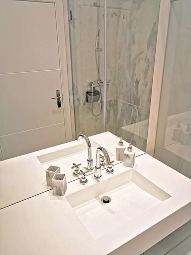 Bathroom 4, Industrial Lisbon Apartment - Adults Only, Lisbon
