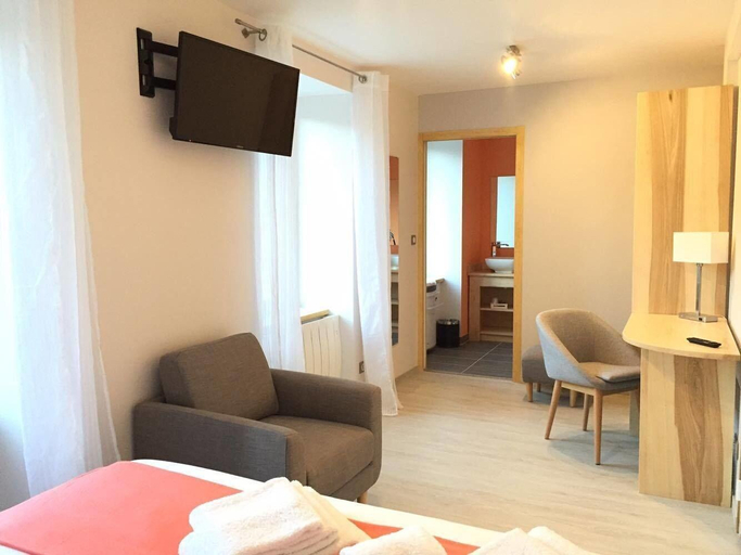 Bedroom 3, Hôtel le Bout du Monde, Cantal