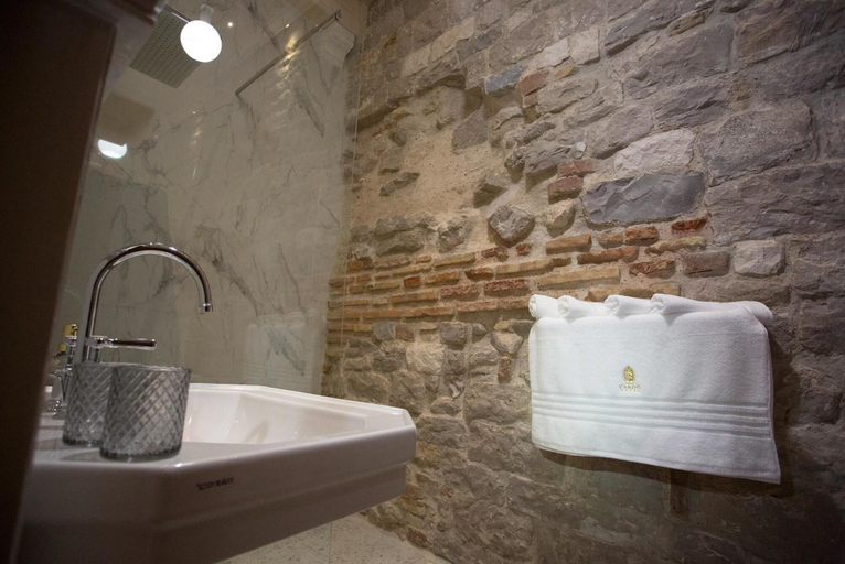 Bathroom 5, Heritage Hotel Cardo, Split