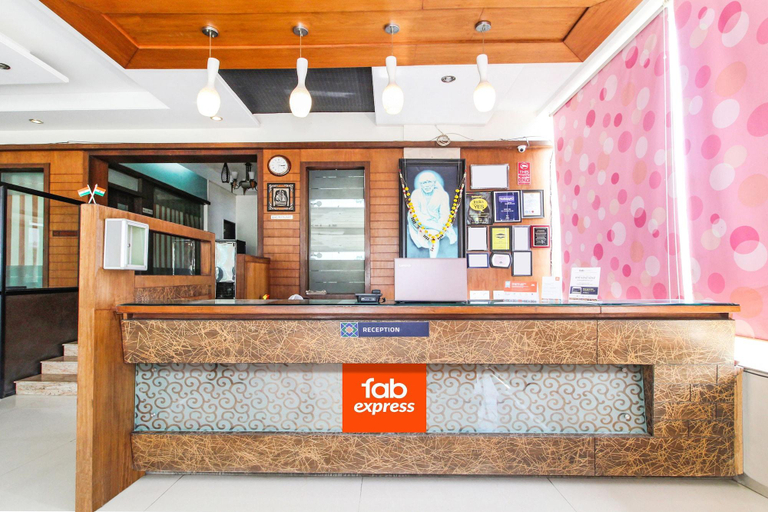 Public Area 2, FabExpress Sai Grand Castle Inn, Ahmadnagar
