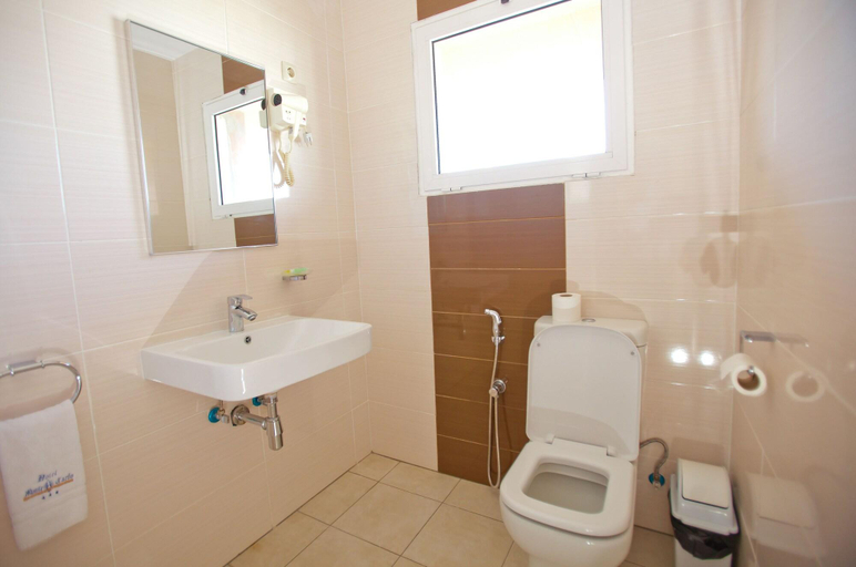 Bathroom 4, Hotel Monte Carlo, Maputo