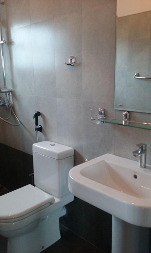 Bathroom 3, Kandy View Garden Hotel, K.F.G. & G. Korale