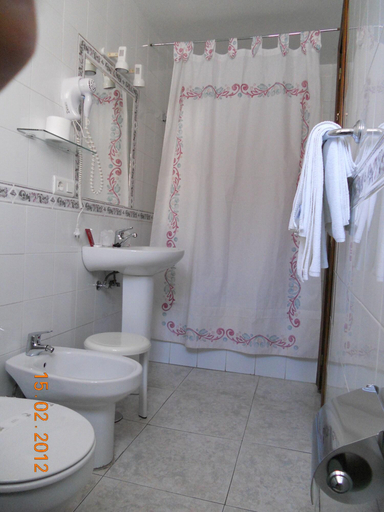 Bathroom 4, Arunda I, Umluj
