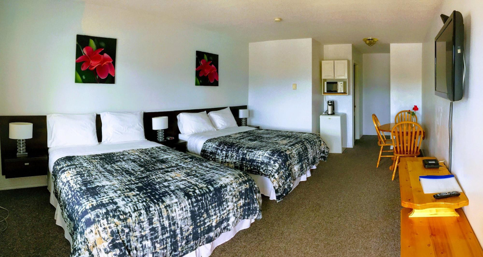 Bedroom 2, Crescent Motel, East Kootenay