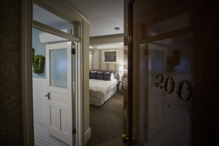 Public Area 2, Lititz Springs Inn, Lancaster