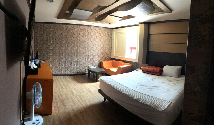 Bedroom 4, Busan Hadan Public, Saha