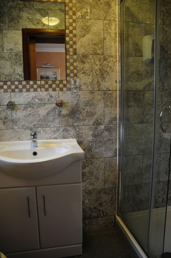 Bathroom 4, Cricklewood Lodge Hotel, London