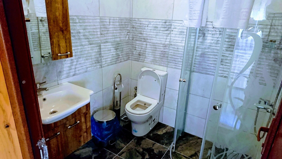 Bathroom 5, Simge Pension, Kemer