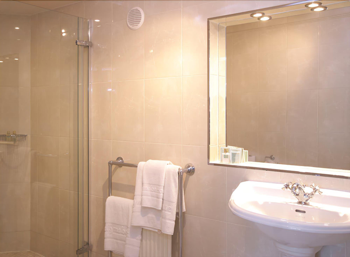 Bathroom 5, Ballymaloe House Hotel