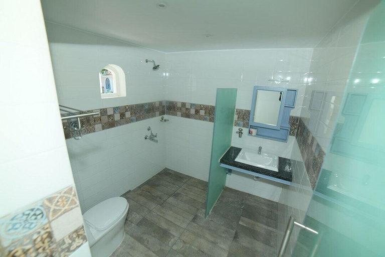 Bathroom 4, Magnolia Guest House, Thiruvananthapuram