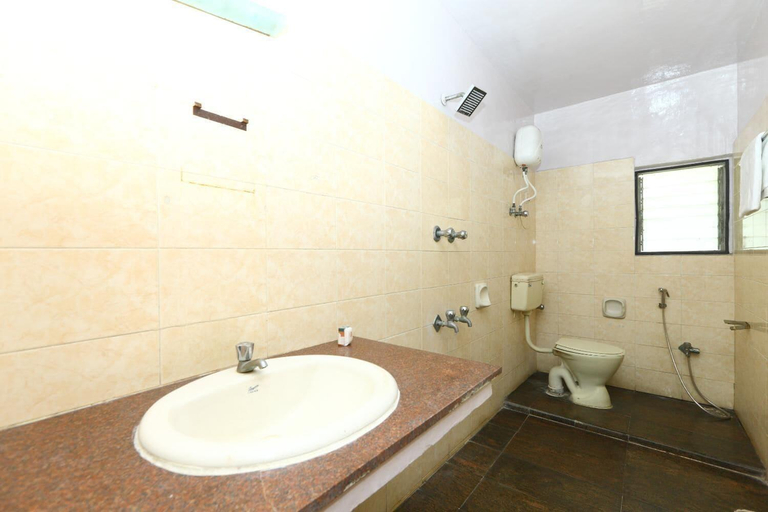 Bathroom, Hotel Mount Heera, Chennai