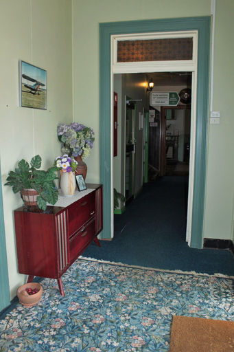 Public Area 2, Bischoff Hotel, Waratah/Wynyard - Pt B