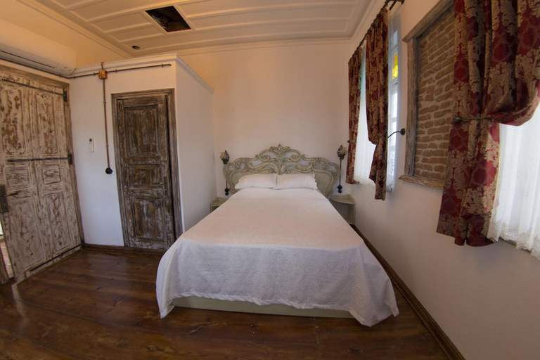 Bedroom 4, CavliHane 1885, Ayvalık