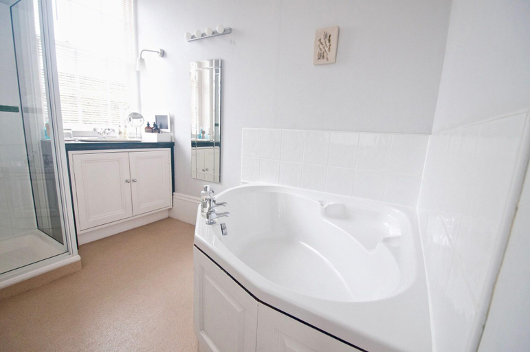 Bathroom 4, The Laindons, East Sussex
