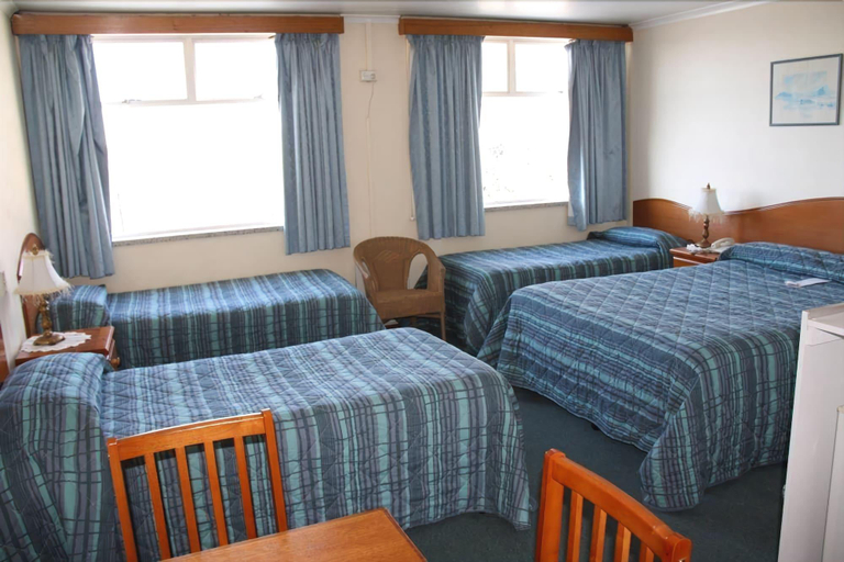 Bedroom 2, Marquis Hotel Motel, Hobart