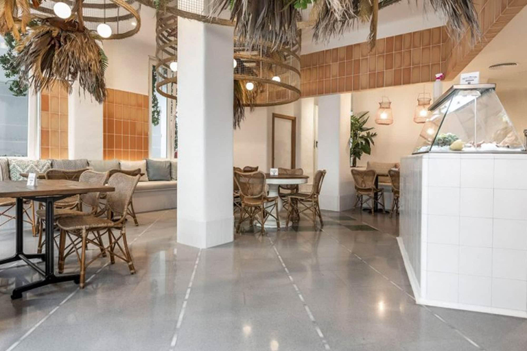 Public Area 3, Alzocaire Boutique, Cádiz