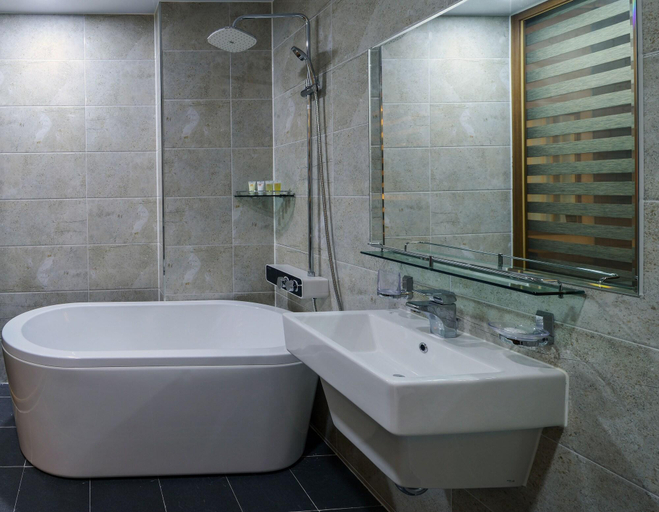 Bathroom 4, Naju Centum Hotel, Naju